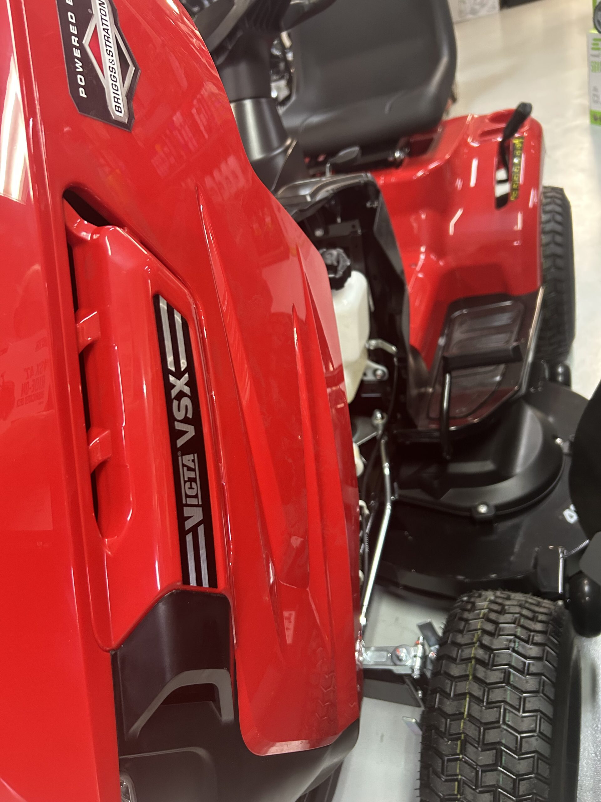 Victa VSX 42" Large Frame Garden Tractor - Image 4