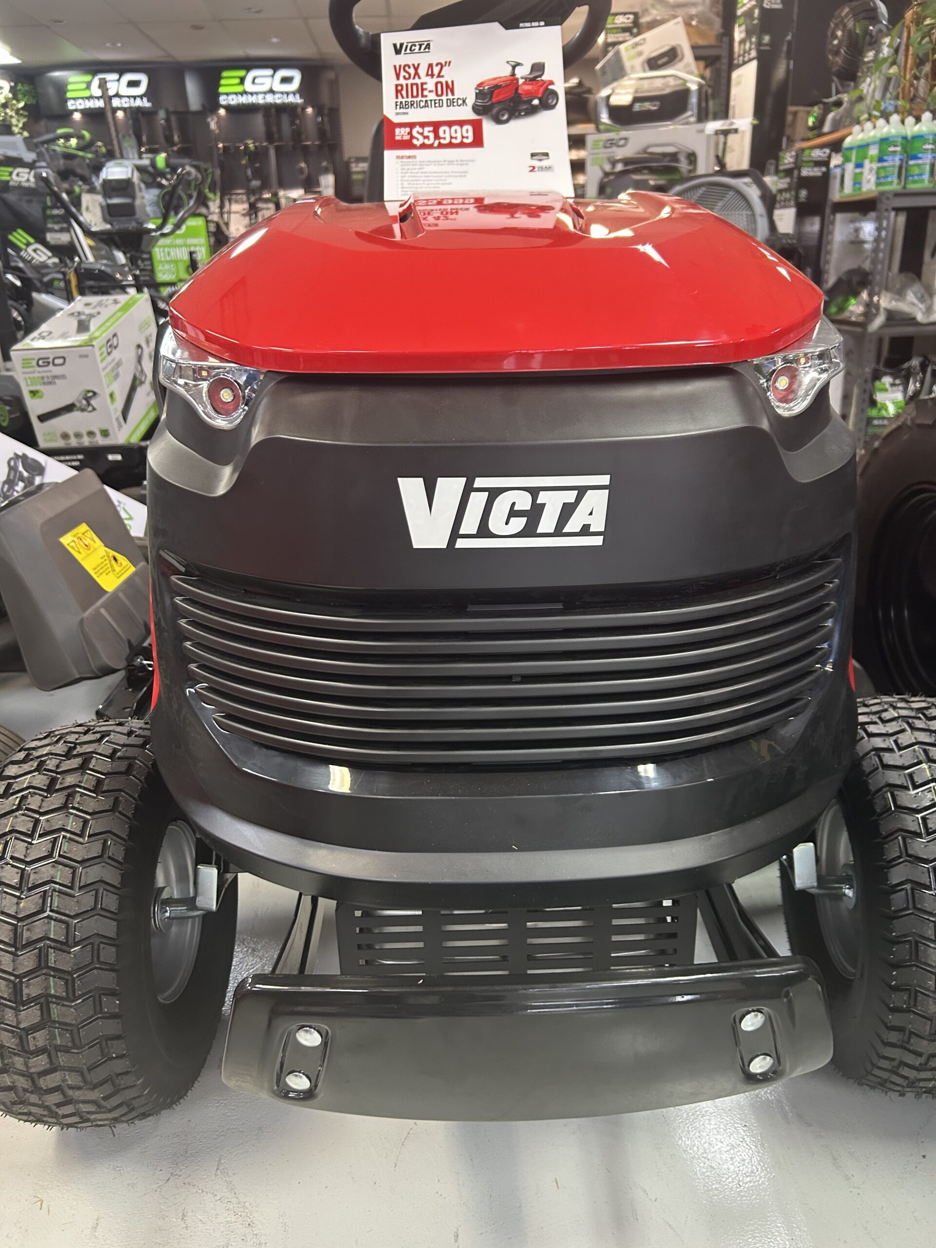 Victa VSX 42" Large Frame Garden Tractor - Image 3